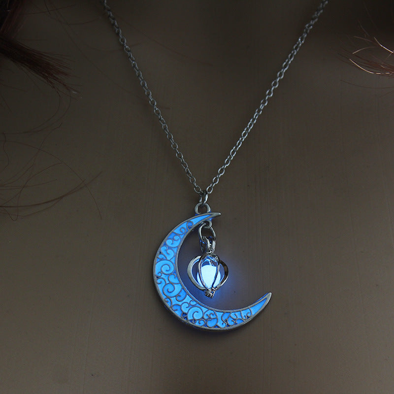 Luminous Moon Heart Pendant™ - Avateal