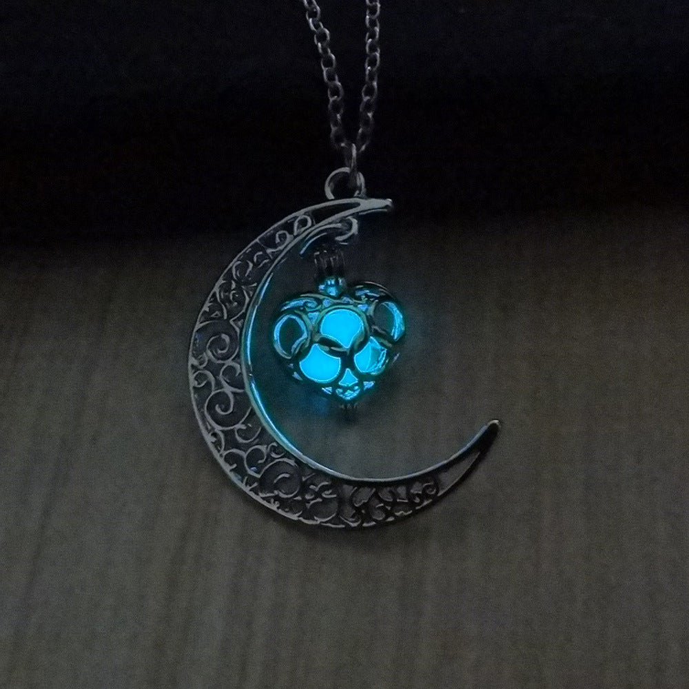 Luminous Moon Heart Pendant™ - Avateal