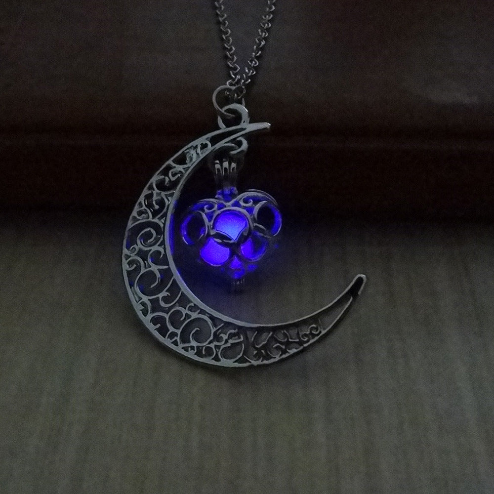 Luminous Moon Heart Pendant™ - Avateal