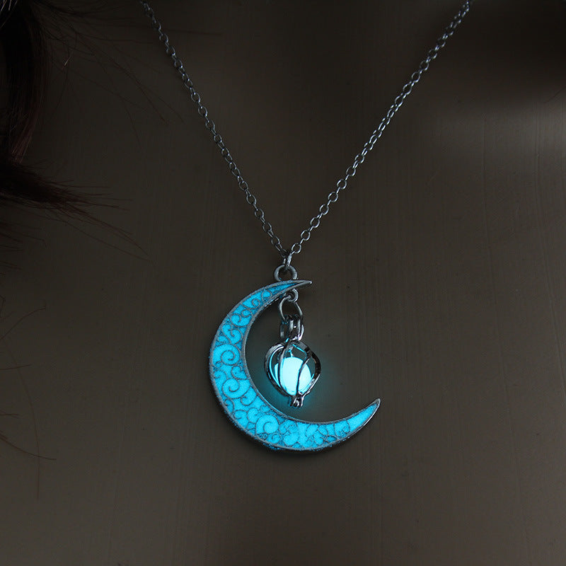 Luminous Moon Heart Pendant™ - Avateal