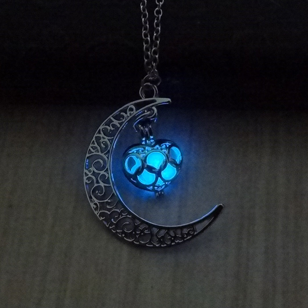 Luminous Moon Heart Pendant™ - Avateal