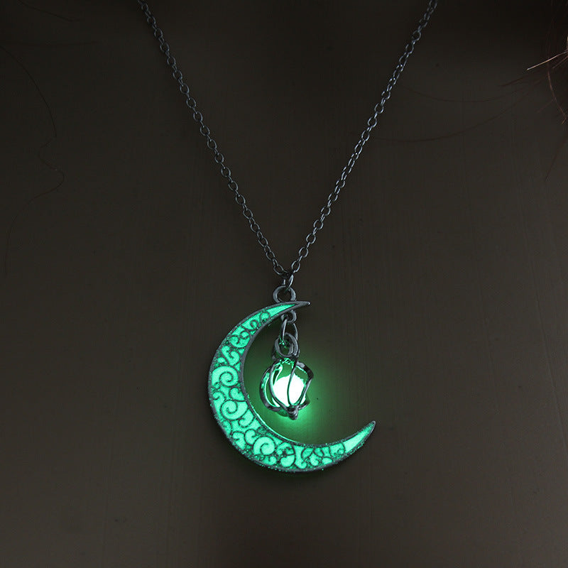 Luminous Moon Heart Pendant™ - Avateal