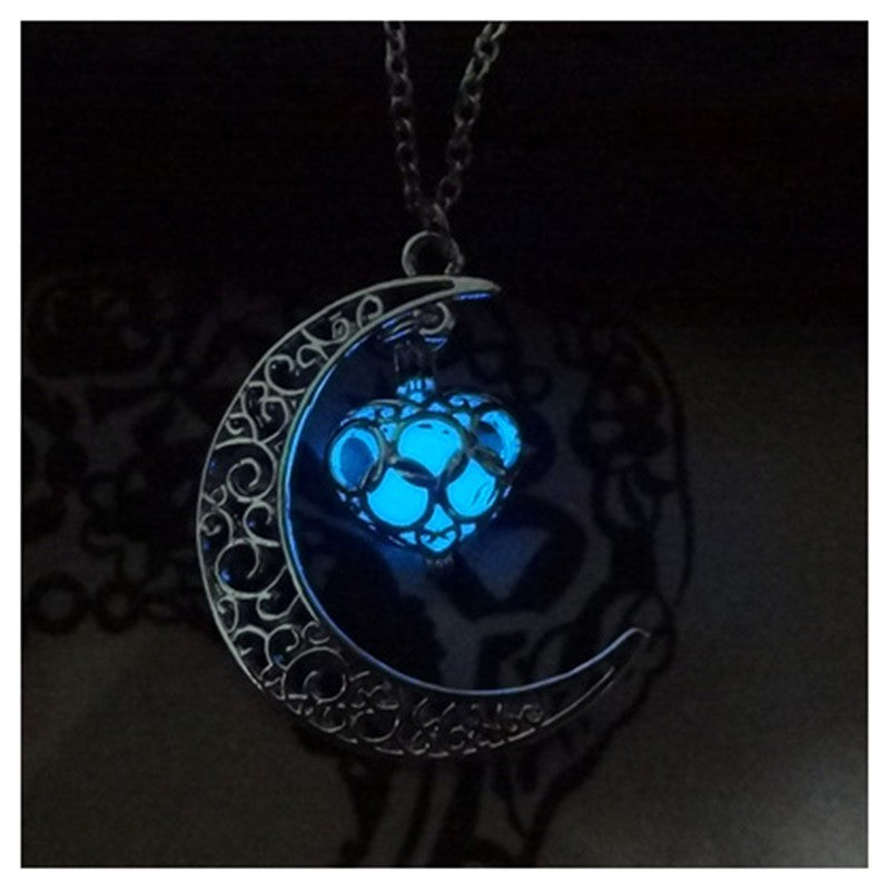 Luminous Moon Heart Pendant™ - Avateal